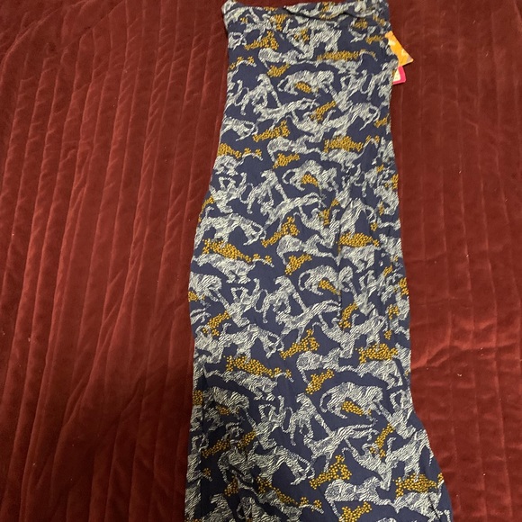 Tiger print knee length pants - Picture 2 of 3